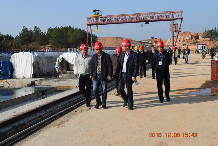 湖南省交通建設質(zhì)量安全監(jiān)督管理局領導蒞臨益婁高速公路第11標項目部檢查指導工作