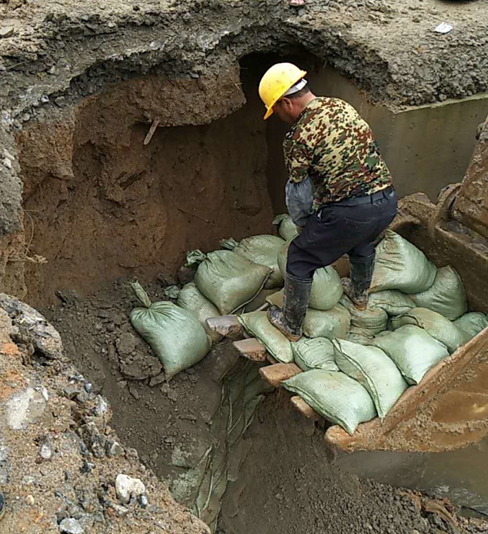 炎陵S207項(xiàng)目部開展滑坡、防汛應(yīng)急救援演練